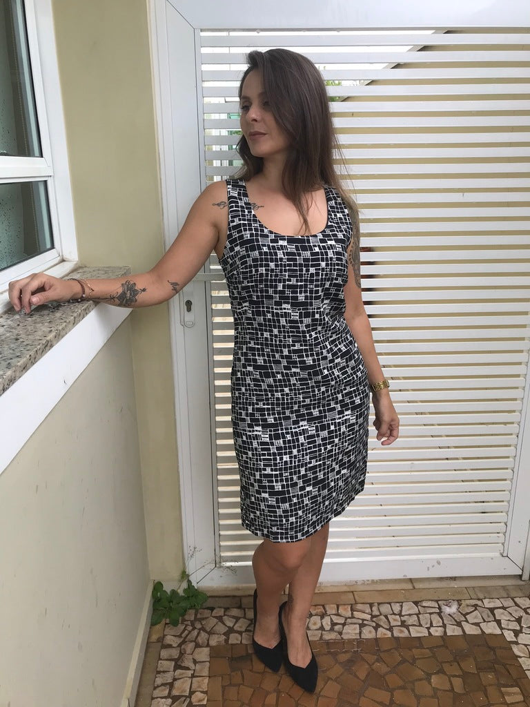 vestido tubinho preto