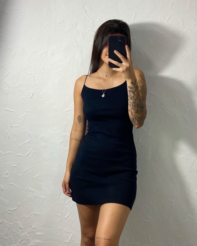 vestido tubinho preto