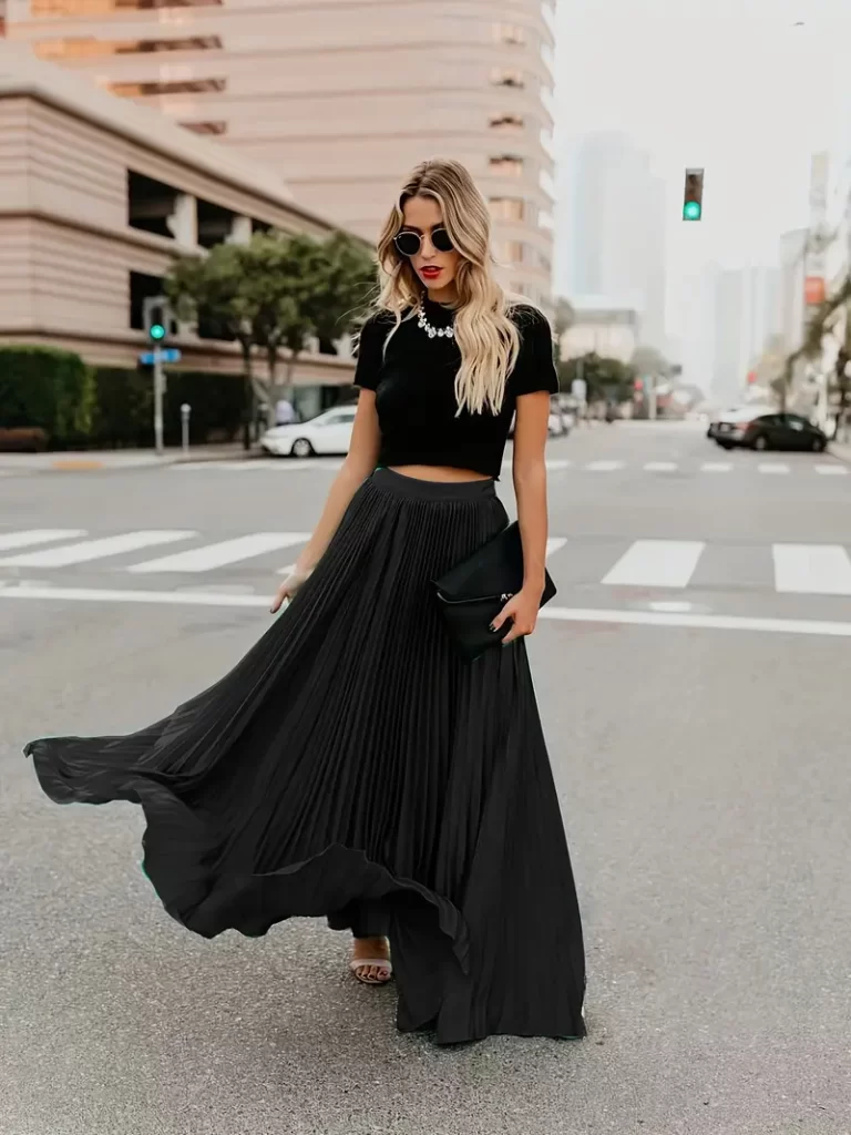 pleated skirt