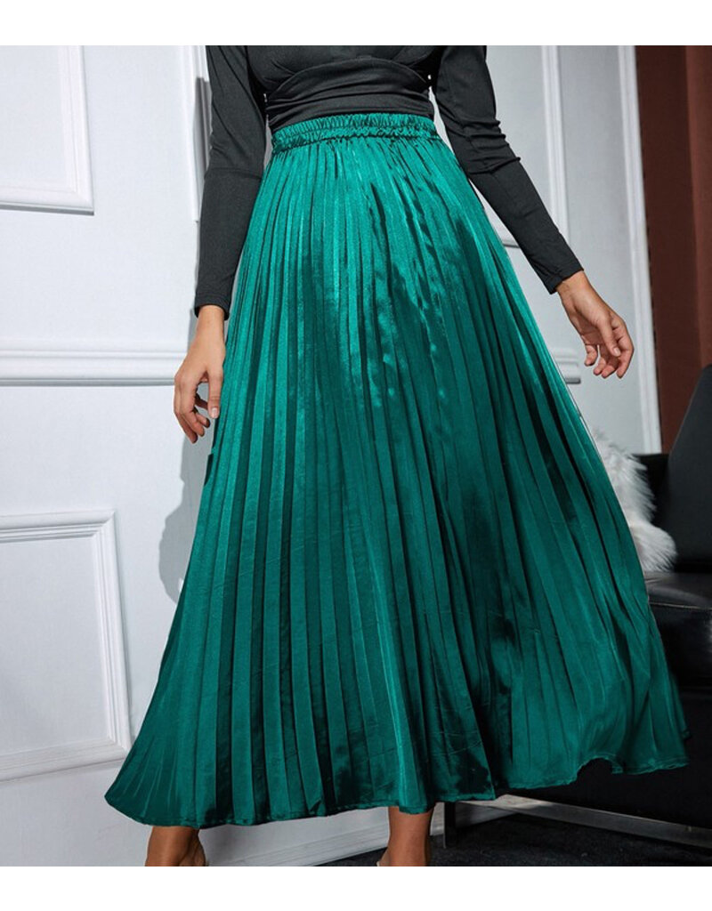 pleated skirt