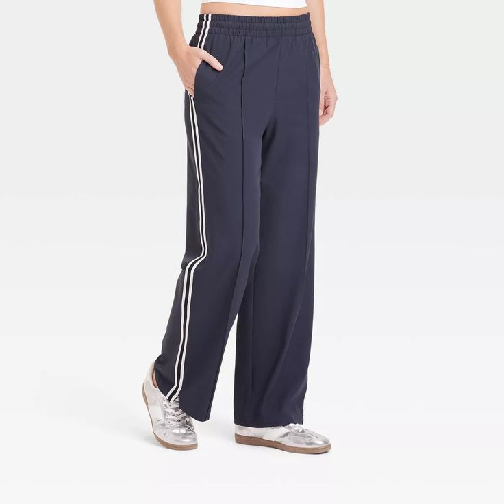 Athletic pants