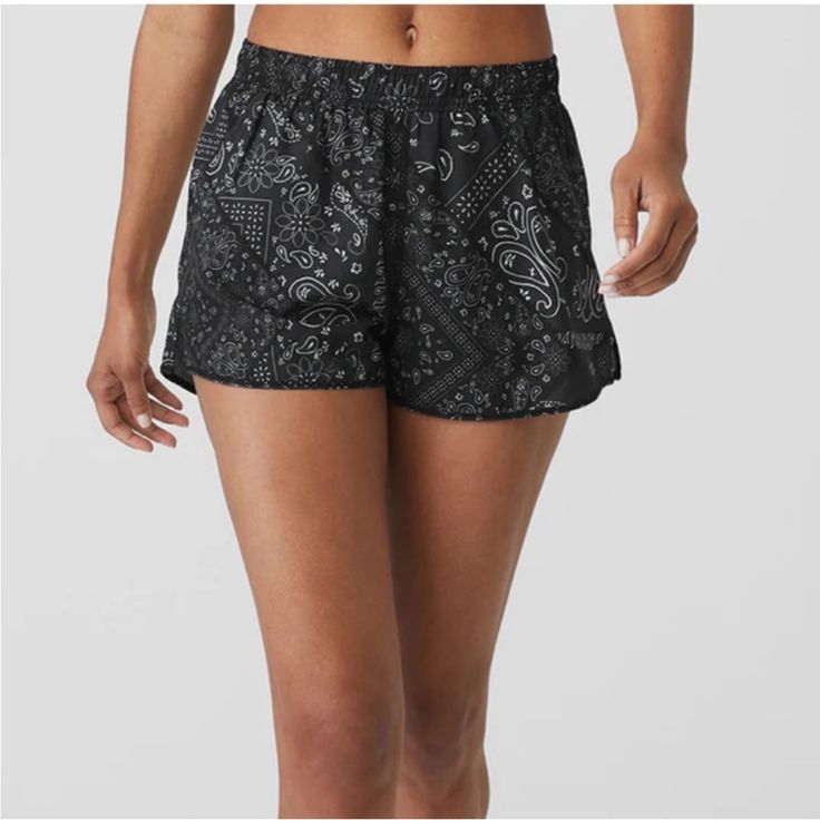Graphic shorts