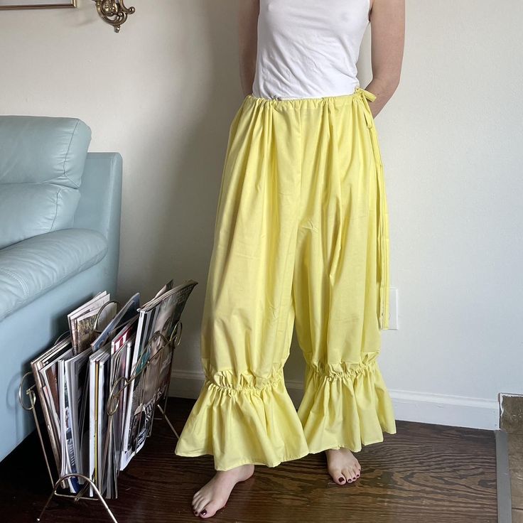 Wide-leg pants