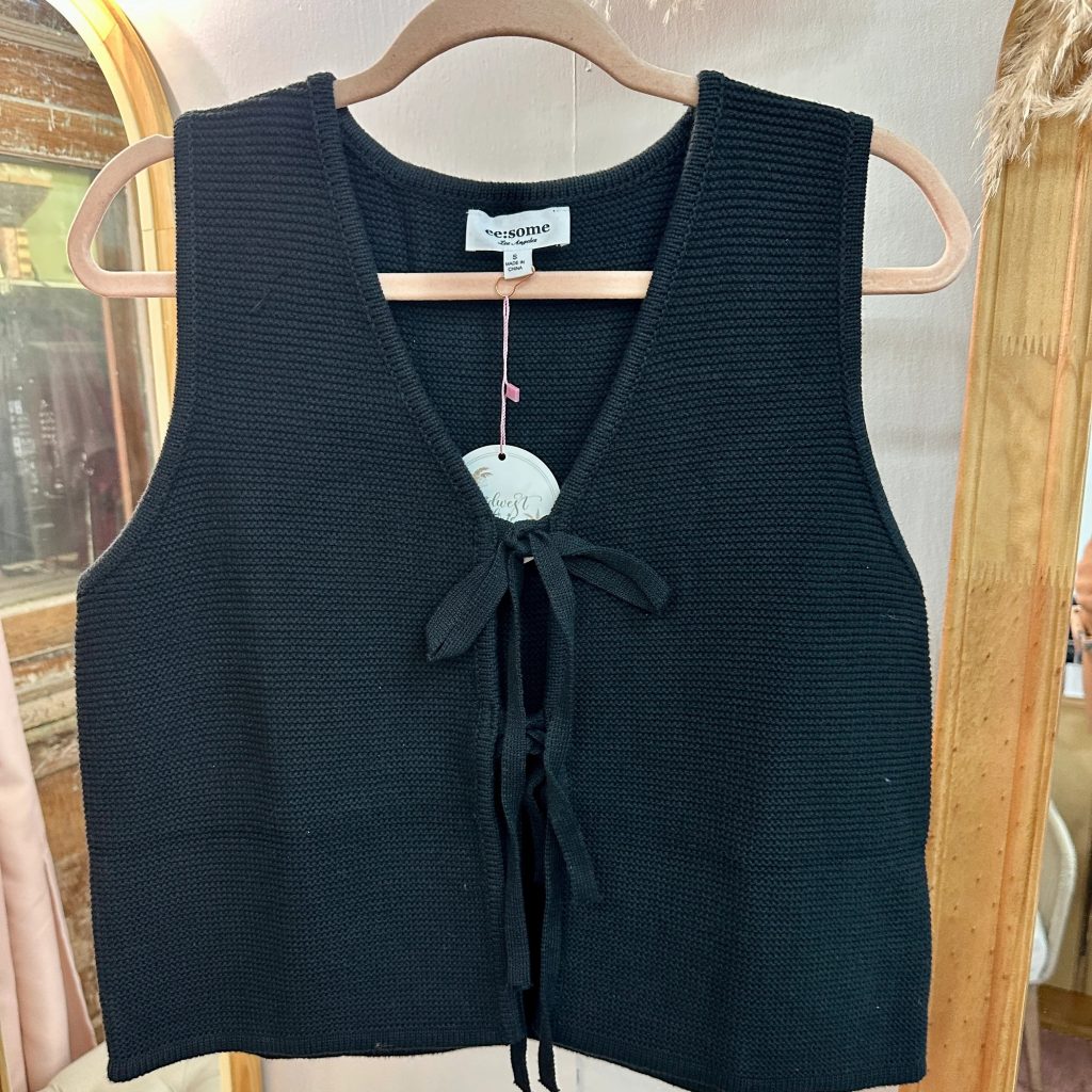 black sweater vest womens
