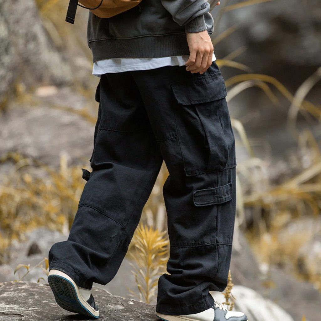 baggy black cargo pants